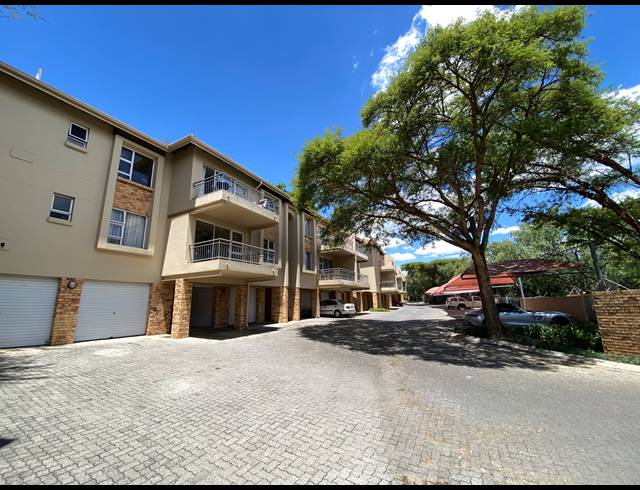 2 BEDROOM APARTMENT RENTED IN BRYANSTON